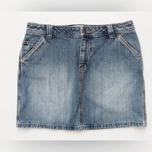 Vintage Old Navy Y2K Denim Mini Skirt - Light Wash - Size 10